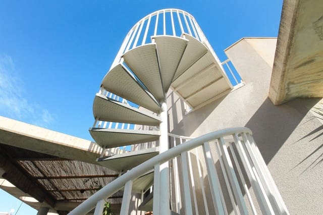 3 soverom Penthouse til salgs i Alicante by - € 299 000 (Ref: 9621861)