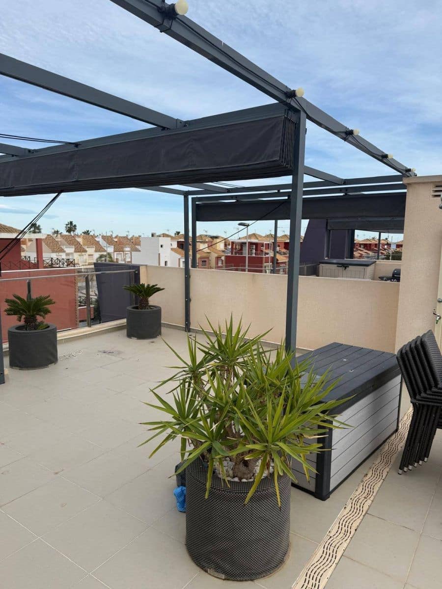 2 bedroom Apartment for sale in Torre de la Horadada with pool - € 330,000 (Ref: 9622435)