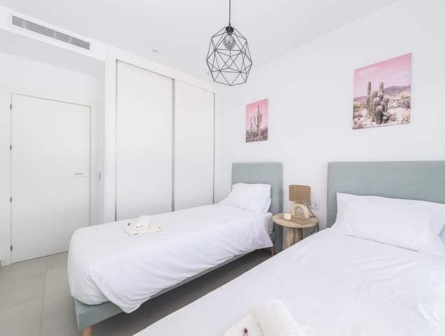 Apartamento de 2 habitaciones en Pinar de Campoverde, Pilar de la Horadada en venta - 329.500 € (Ref: 9622442)