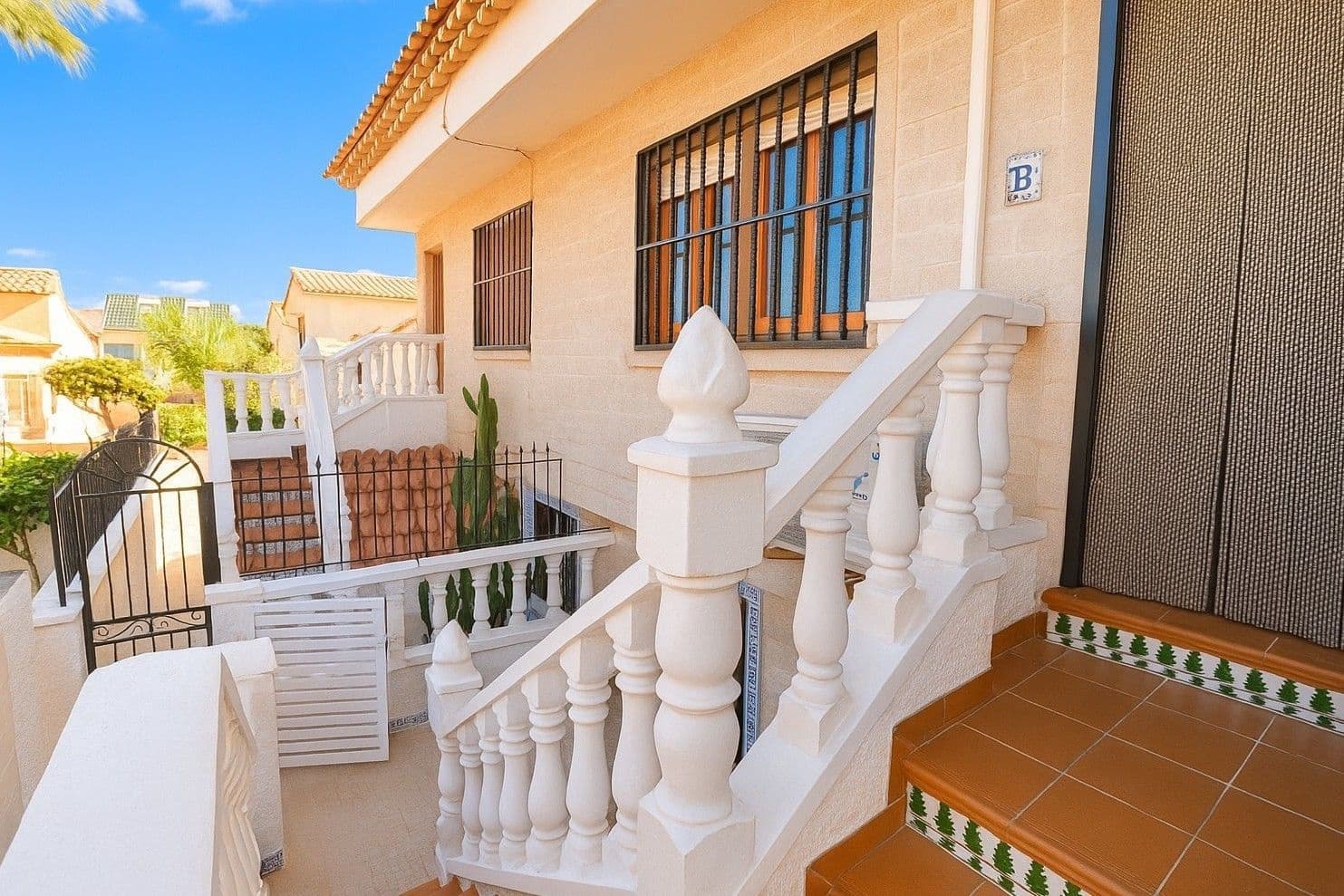 3 bedroom Townhouse for sale in Torrevieja with garage - € 189,000 (Ref: 9622445)