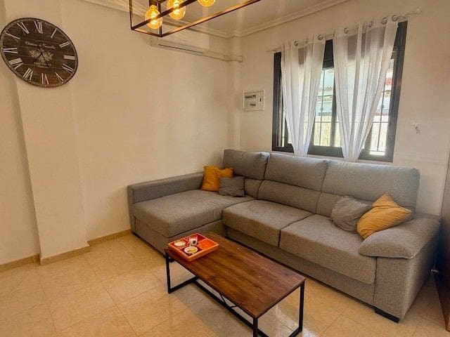 3 bedroom Villa for sale in San Miguel de Salinas with garage - € 230,000 (Ref: 9622873)