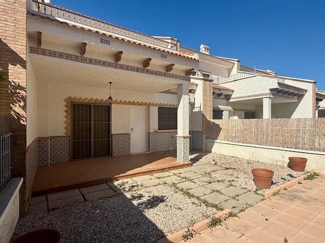 3 bedroom Villa for sale in San Miguel de Salinas with garage - € 230,000 (Ref: 9622873)