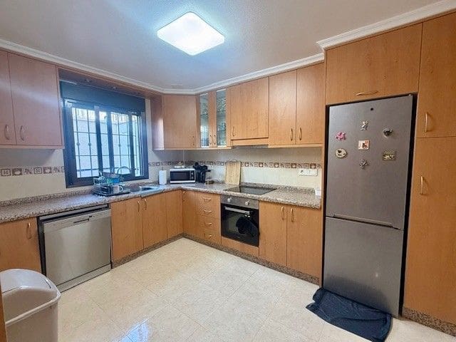 3 bedroom Villa for sale in San Miguel de Salinas with garage - € 230,000 (Ref: 9622873)