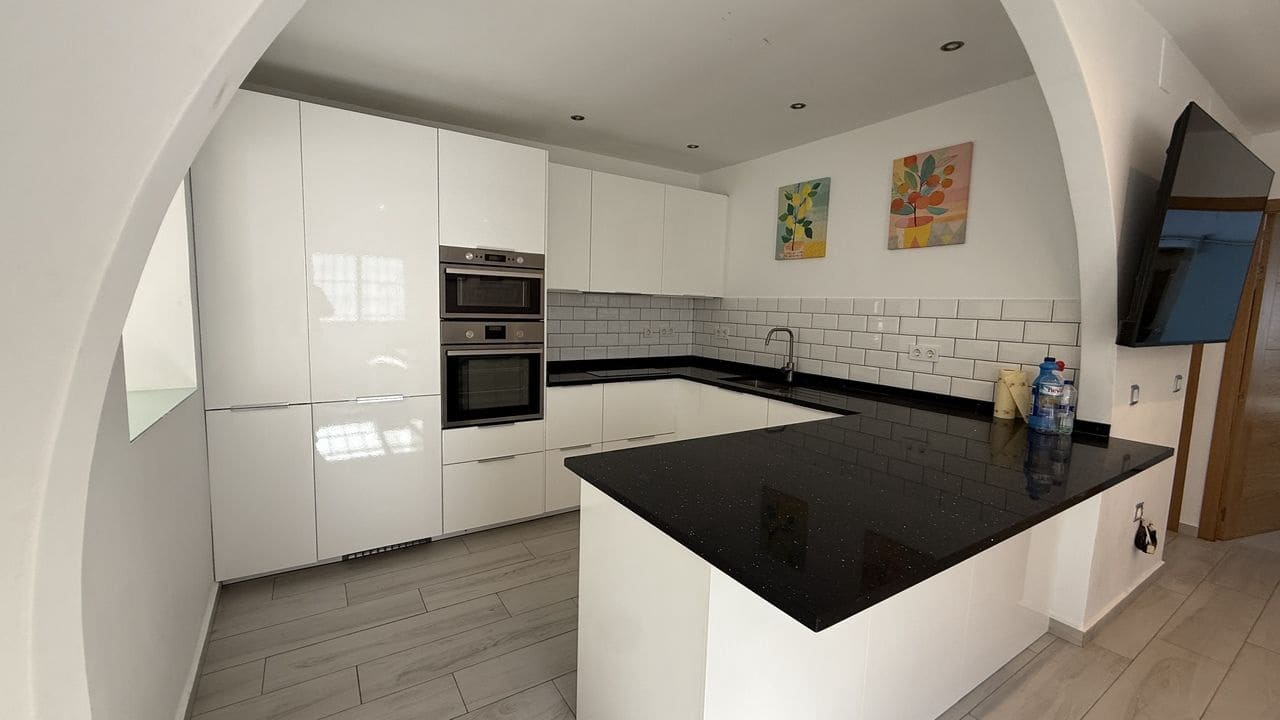 Chalet de 2 habitaciones en Villamartin en venta - 255.000 € (Ref: 9627842)