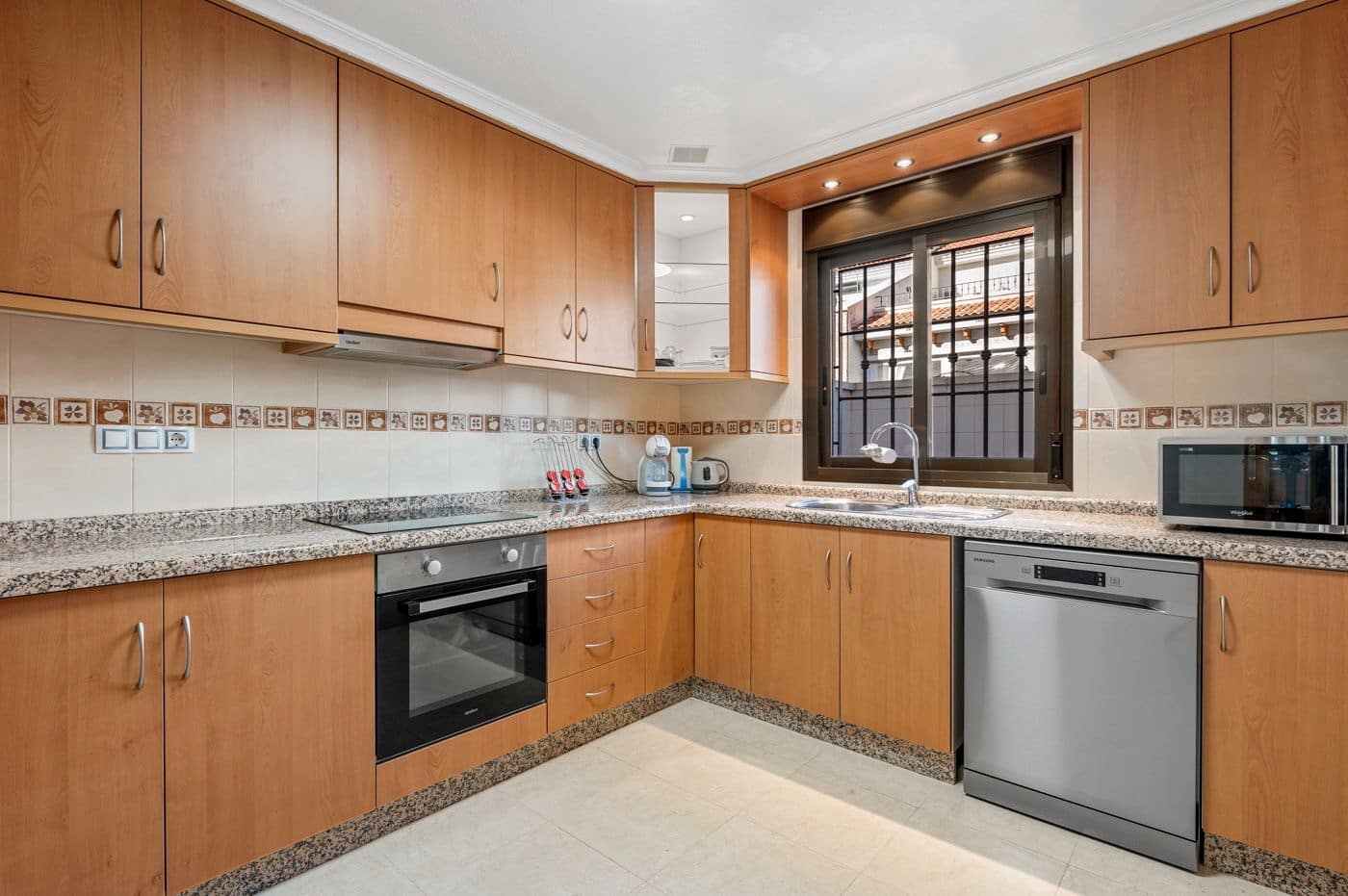 3 soveværelse Villa til salg i San Miguel de Salinas med garage - € 219.000 (Ref: 9627845)