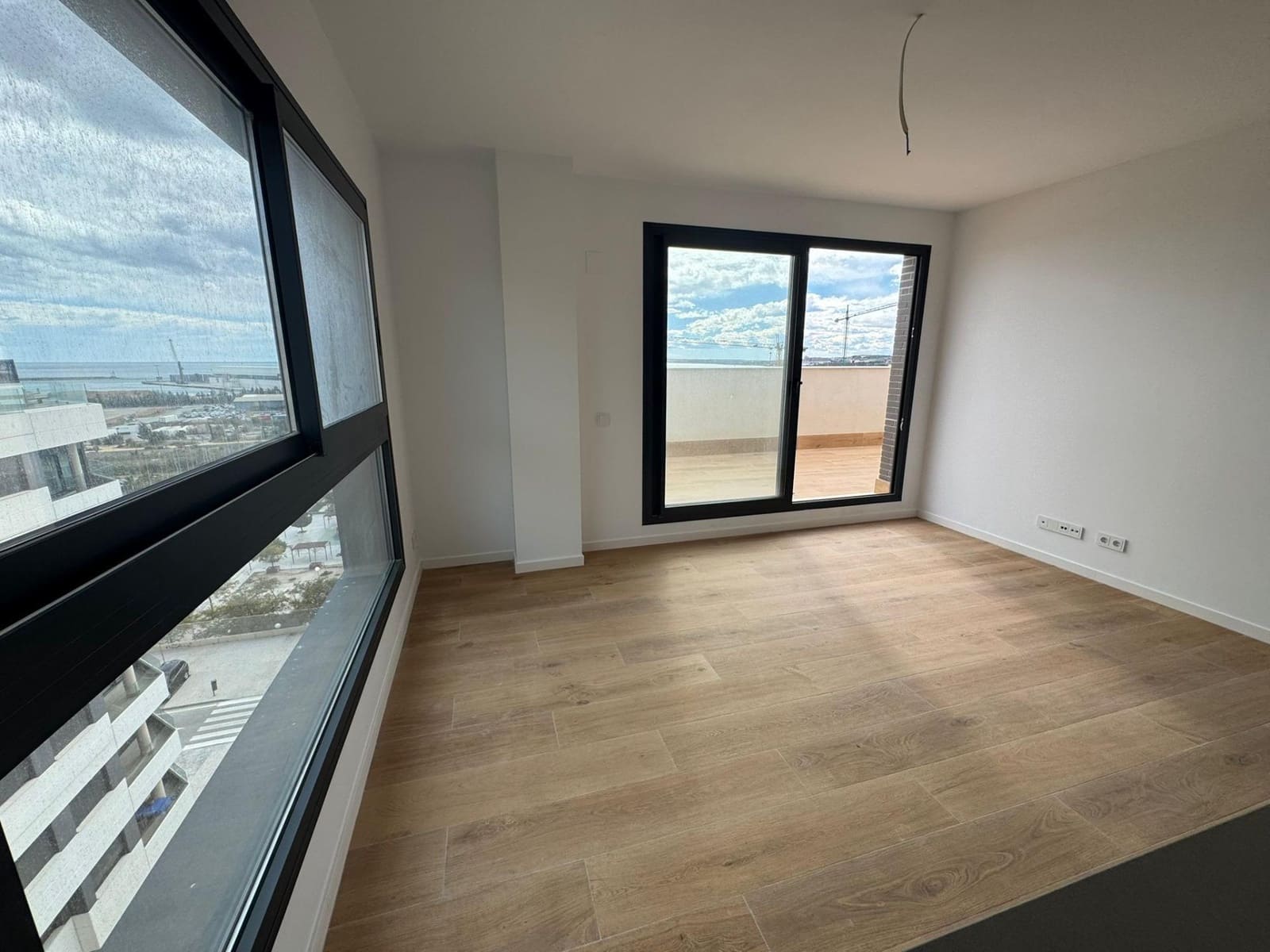 3 bedroom Penthouse for sale in Alicante / Alacant city with pool - € 499,000 (Ref: 9627851)