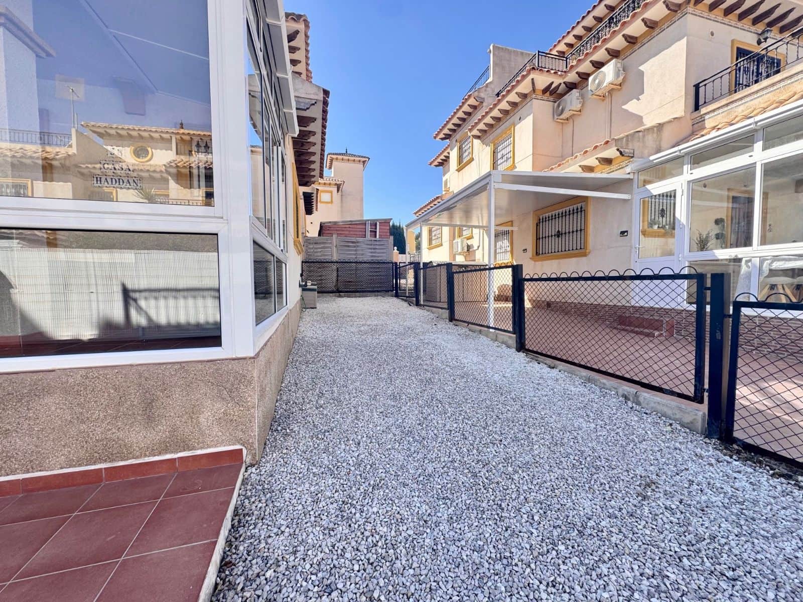 2 bedroom Semi-detached Villa for sale in Filipinas - € 185,000 (Ref: 9627853)