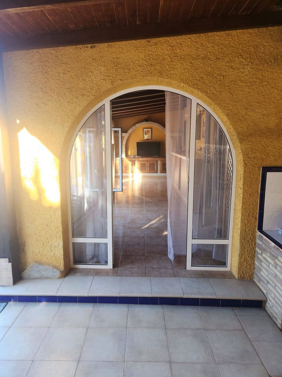 2 bedroom Villa for sale in La Siesta with pool - € 450,000 (Ref: 9637812)