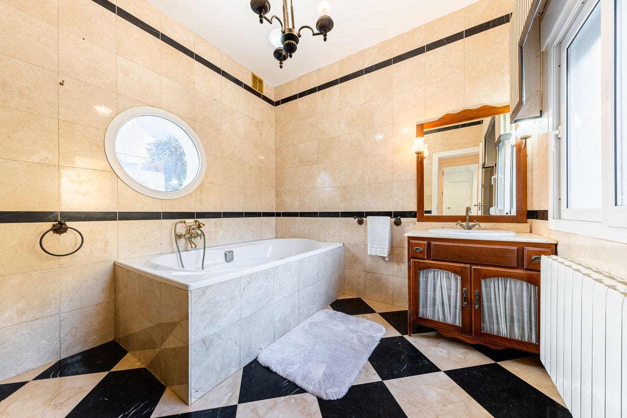 7 soveværelse Villa til salg i Campoamor - € 1.350.000 (Ref: 9639562)