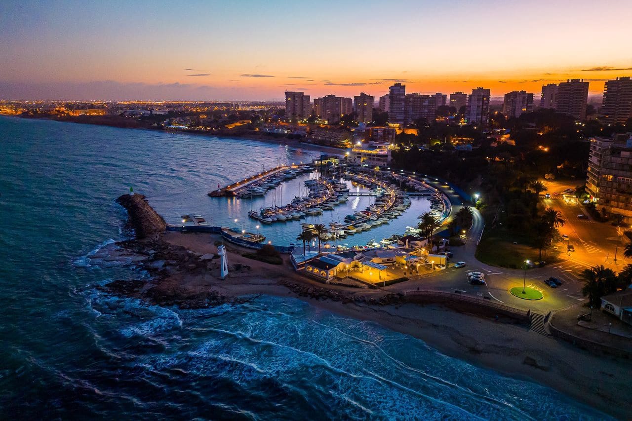 7 soveværelse Villa til salg i Campoamor - € 1.350.000 (Ref: 9639562)