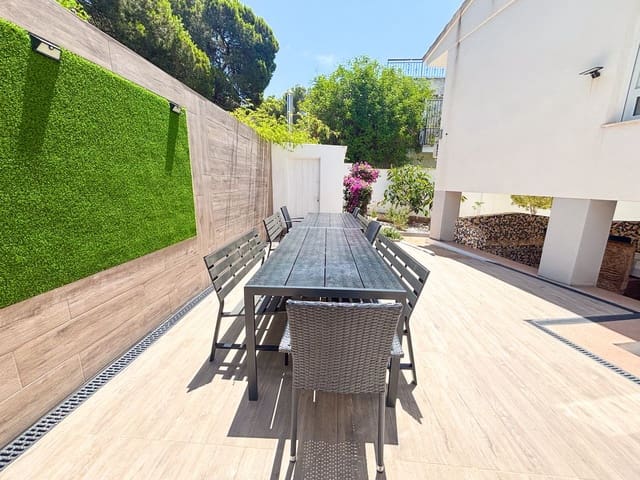 7 soveværelse Villa til salg i Campoamor, Orihuela - € 1.350.000 (Ref: 9639562)