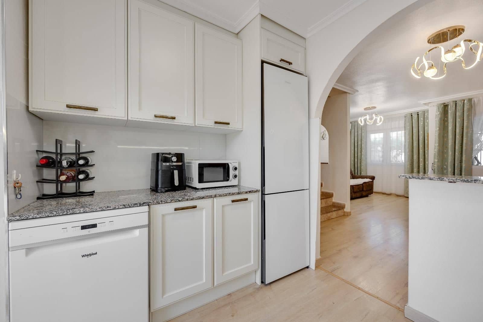 3 soverom Rekkehus til salgs i Torrevieja med svømmebasseng - € 249 900 (Ref: 9639572)