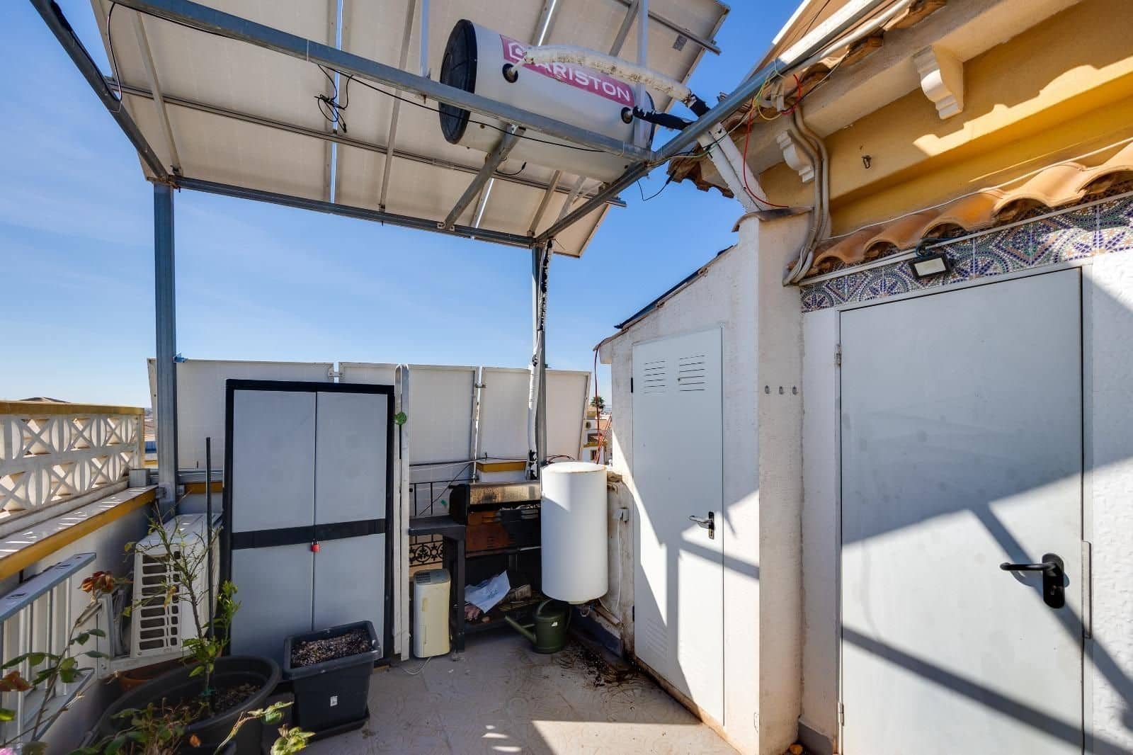 3 soverom Rekkehus til salgs i Torrevieja med svømmebasseng - € 249 900 (Ref: 9639572)