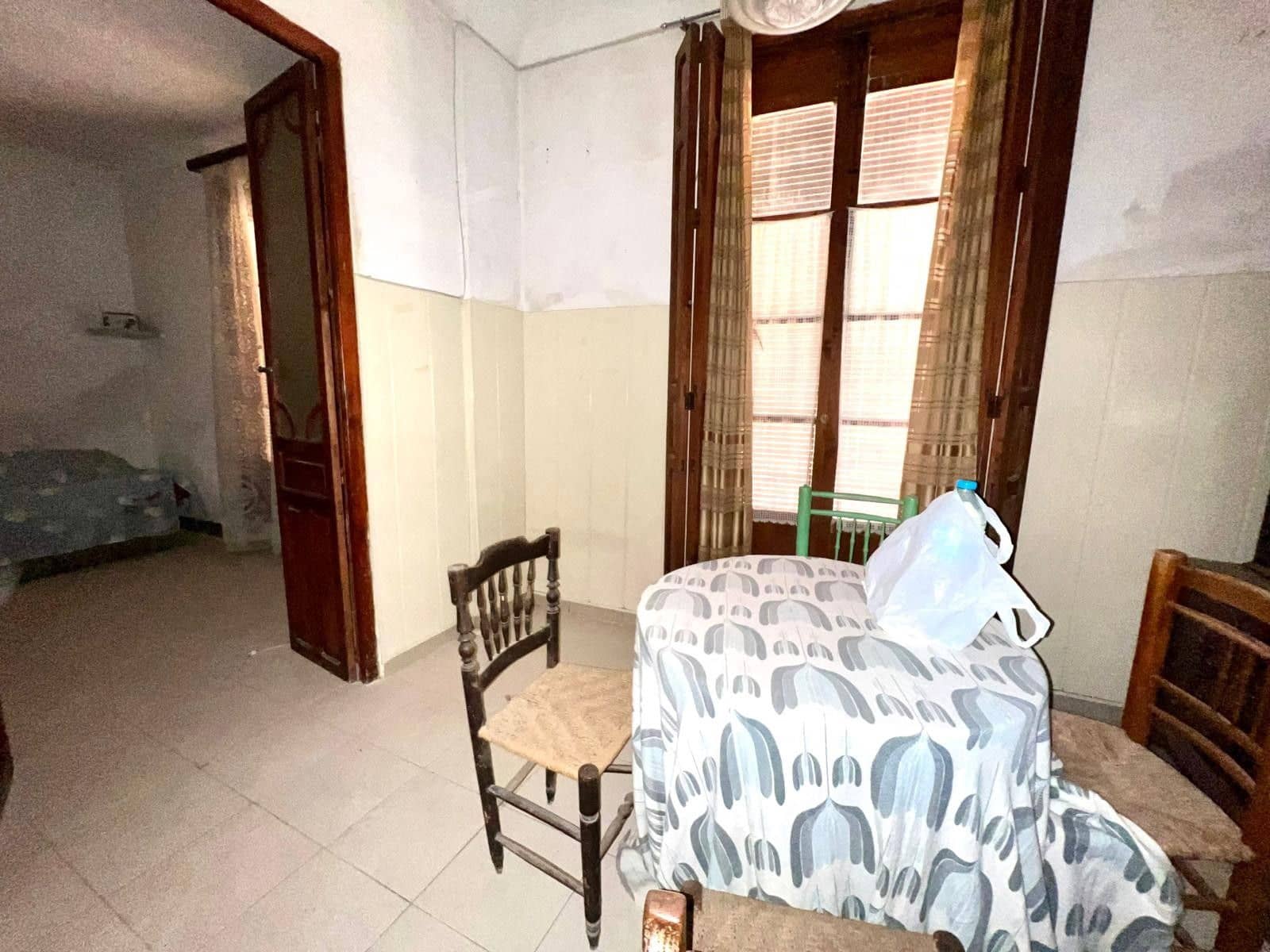 Casa de 8 habitaciones en Pinoso en venta - 175.000 € (Ref: 9645279)