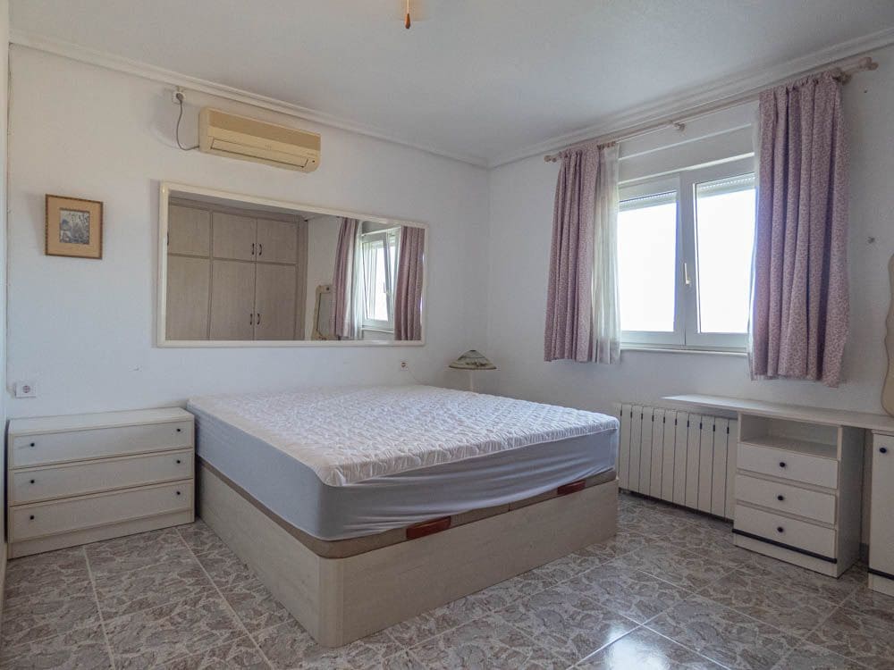 7 quarto Moradia para venda em San Miguel de Salinas com garagem - 1 499 000 € (Ref: 9645285)