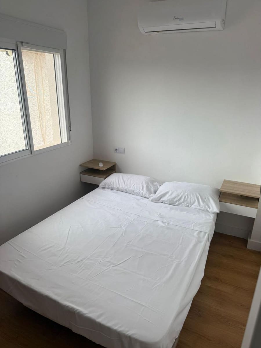 3 bedroom Townhouse for sale in Torrevieja - € 190,000 (Ref: 9645294)