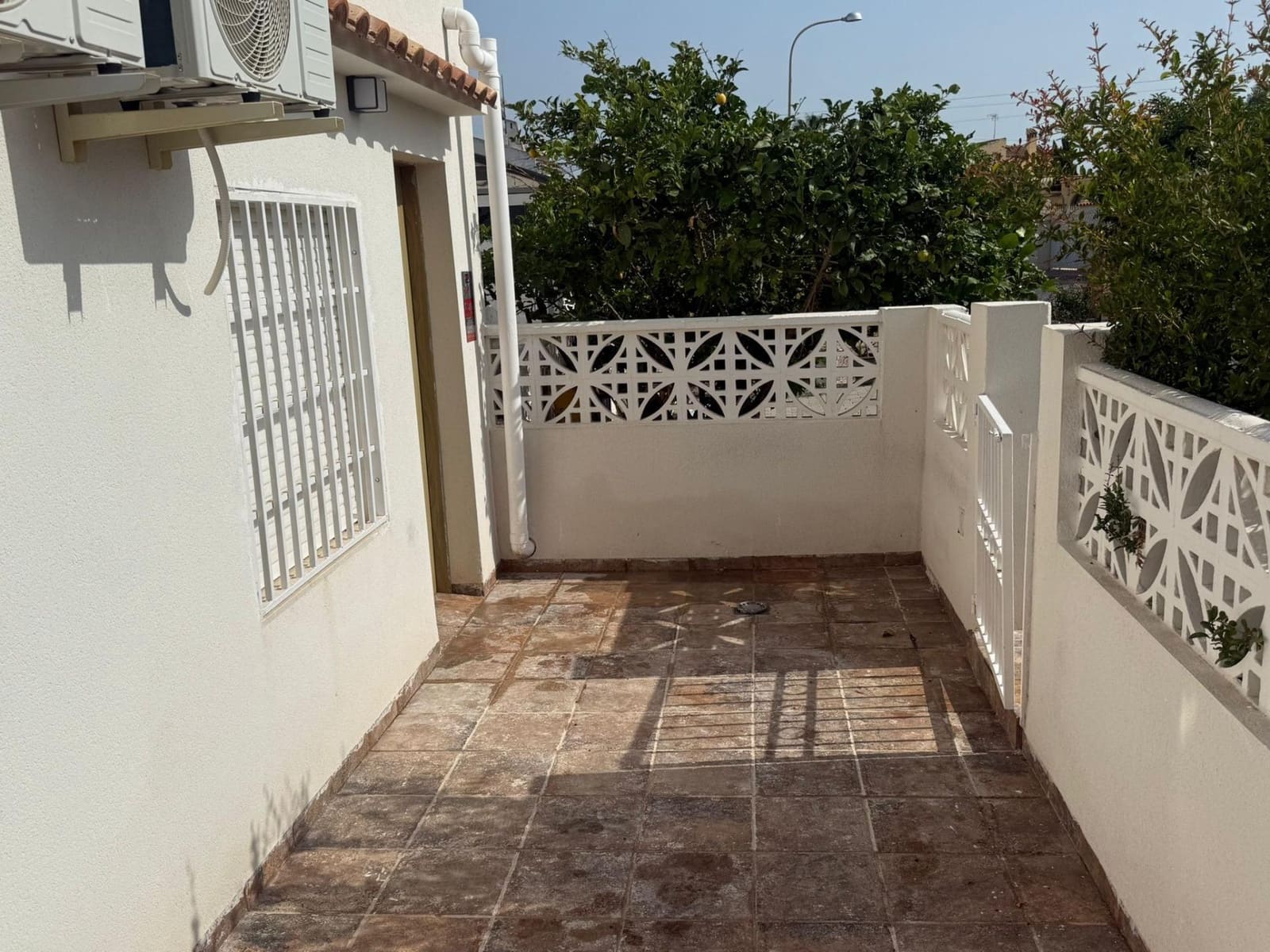 3 bedroom Townhouse for sale in Torrevieja - € 190,000 (Ref: 9645294)