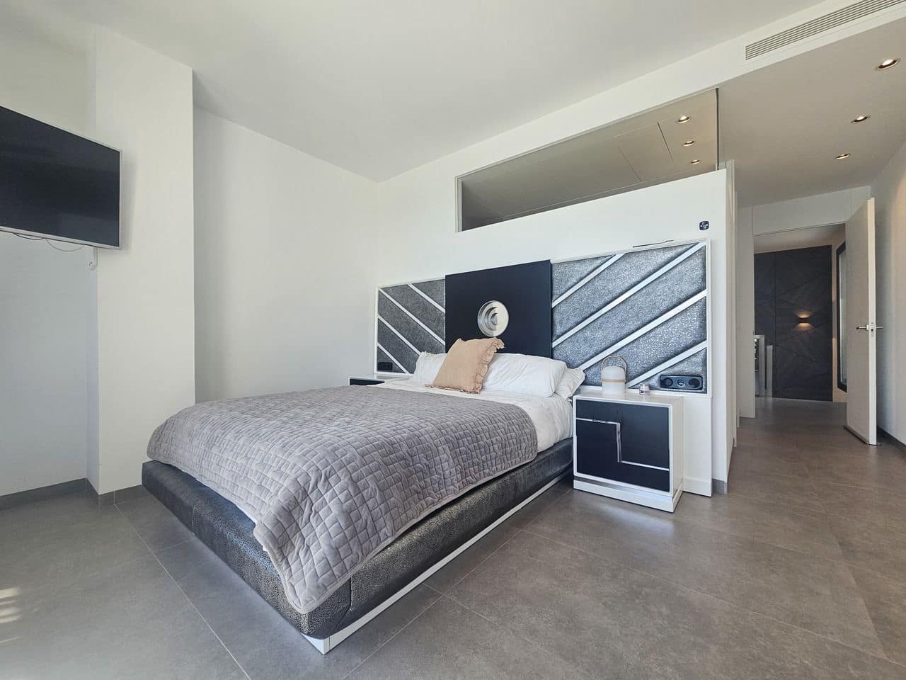 Chalet de 4 habitaciones en Cabo Roig en venta - 4.750.000 € (Ref: 9645310)