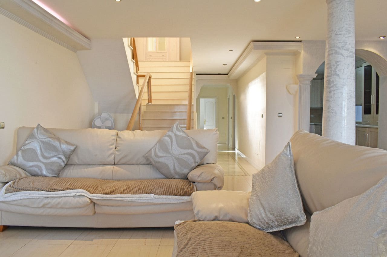 5 bedroom Villa for sale in Orihuela - € 495,000 (Ref: 9645312)