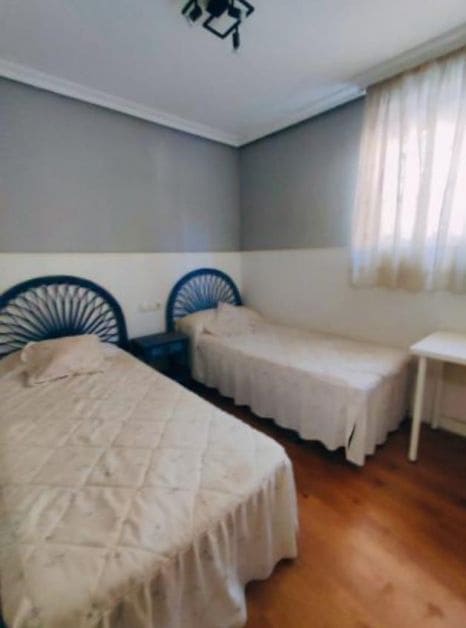 6 Zimmer Villa zu verkaufen in Torrevieja mit Pool - 549.900 € (Ref: 9645316)