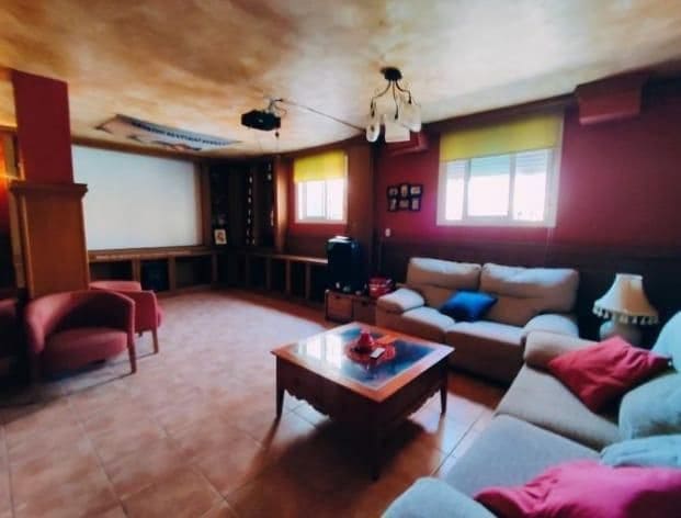 6 Zimmer Villa zu verkaufen in Torrevieja mit Pool - 549.900 € (Ref: 9645316)