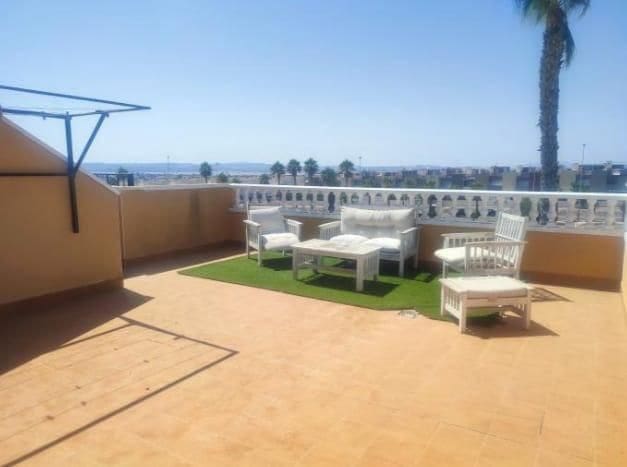 6 Zimmer Villa zu verkaufen in Torrevieja mit Pool - 549.900 € (Ref: 9645316)