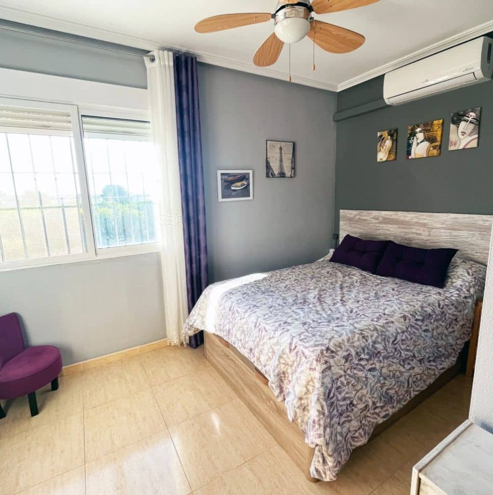 3 makuuhuone Omakotitalo myytävänä paikassa Torrevieja mukana uima-altaan - 228 000 € (Ref: 9645326)