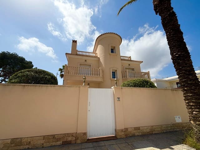 4 soverom Villa til salgs i Cabo Roig, Orihuela med svømmebasseng - € 910 000 (Ref: 9645334)
