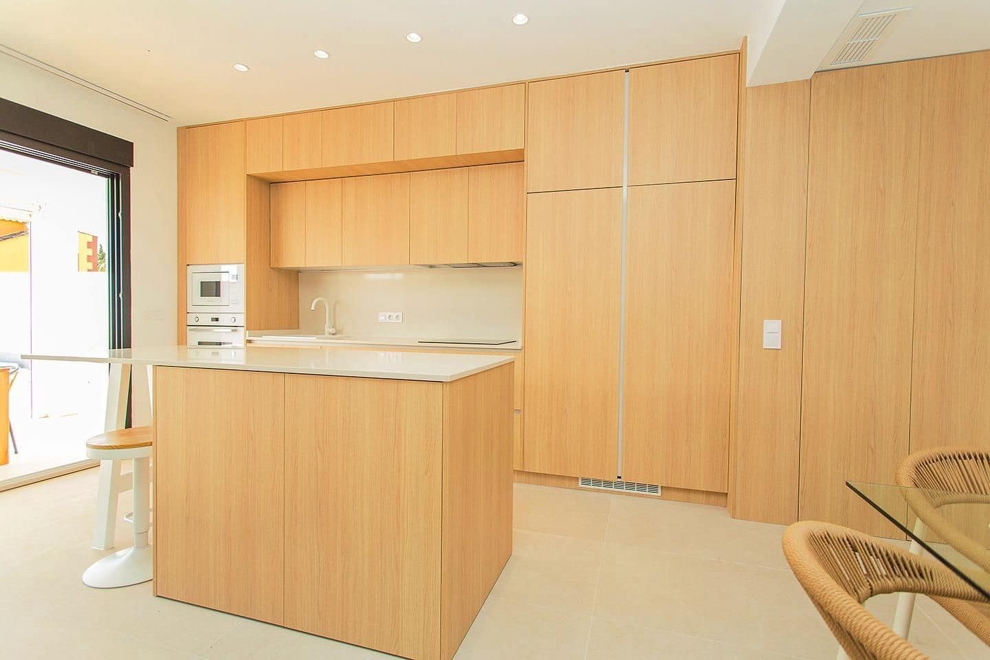 Chalet de 2 habitaciones en Torrevieja en venta con piscina - 499.000 € (Ref: 9645339)