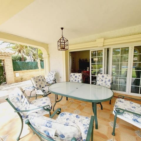 7 chambre Villa/Maison à vendre à Lomas de Cabo Roig - Los Dolses, Orihuela avec piscine - 1 535 000 € (Ref: 9645356)