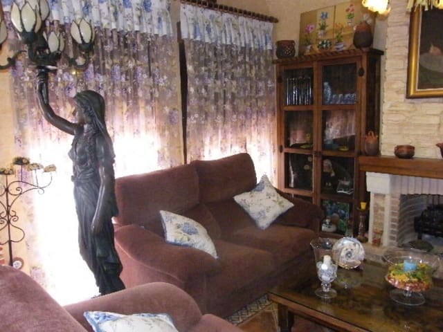 6 soveværelse Byhus til salg i Almoradí - € 369.000 (Ref: 9645357)