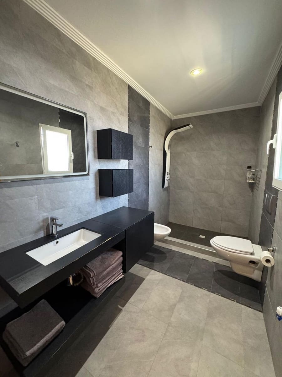 3 Zimmer Villa zu verkaufen in Torrevieja mit Pool - 385.000 € (Ref: 9645359)