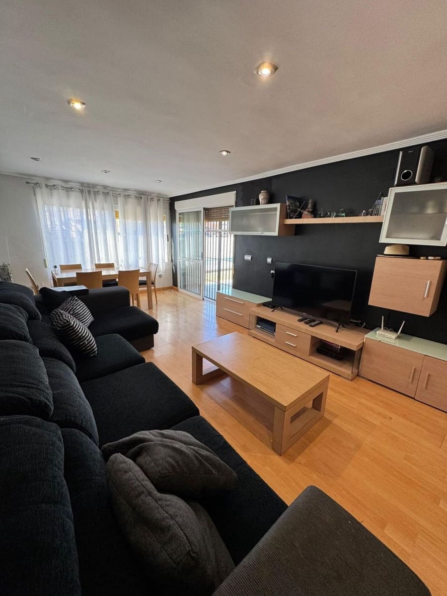 3 Zimmer Villa zu verkaufen in Torrevieja mit Pool - 385.000 € (Ref: 9645359)