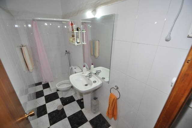 Casa de 7 habitaciones en Pinoso en venta - 259.995 € (Ref: 9645372)