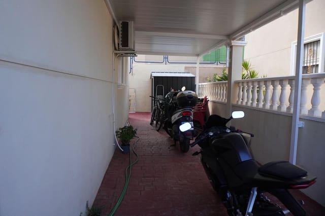 3 quarto Moradia para venda em Las Filipinas com piscina - 380 000 € (Ref: 9645383)