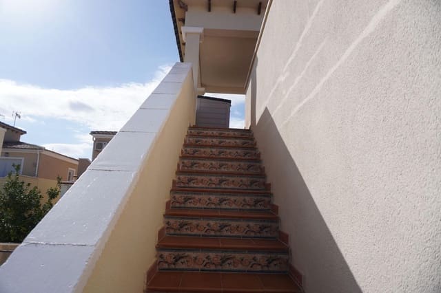 3 quarto Moradia para venda em Las Filipinas com piscina - 380 000 € (Ref: 9645383)