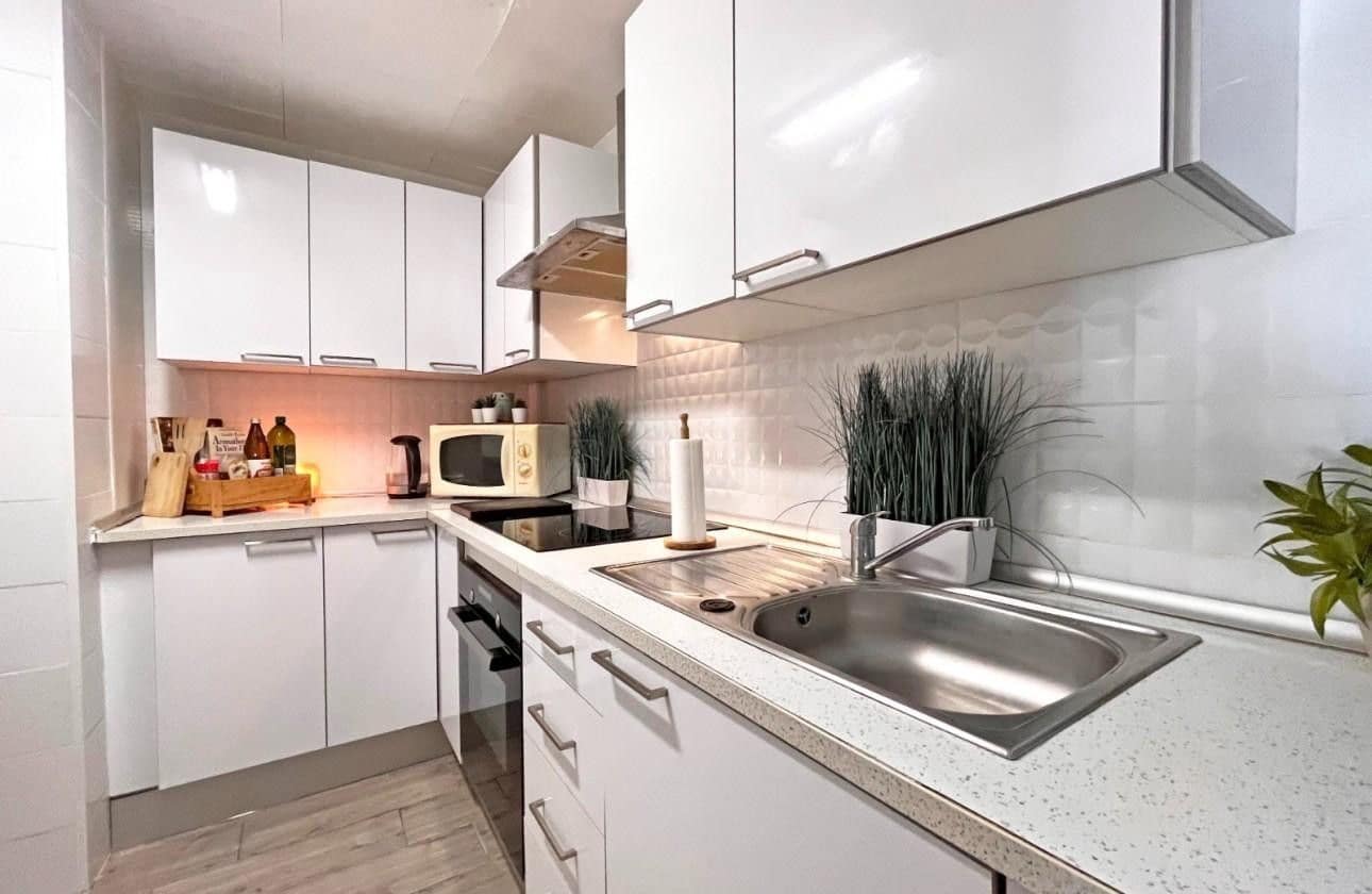 4 bedroom Villa for sale in La Zenia - € 399,000 (Ref: 9645387)