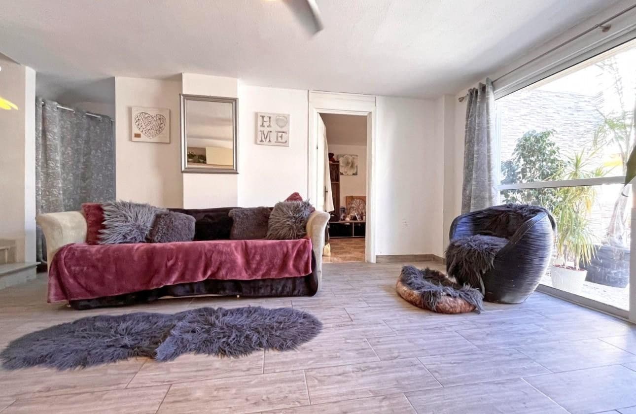 4 bedroom Villa for sale in La Zenia - € 399,000 (Ref: 9645387)