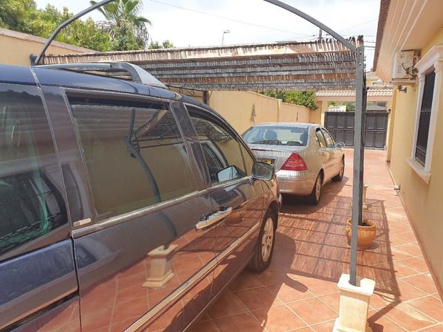 6 slaapkamer Villa te koop in La Siesta, Torrevieja - € 617.000 (Ref: 9645392)