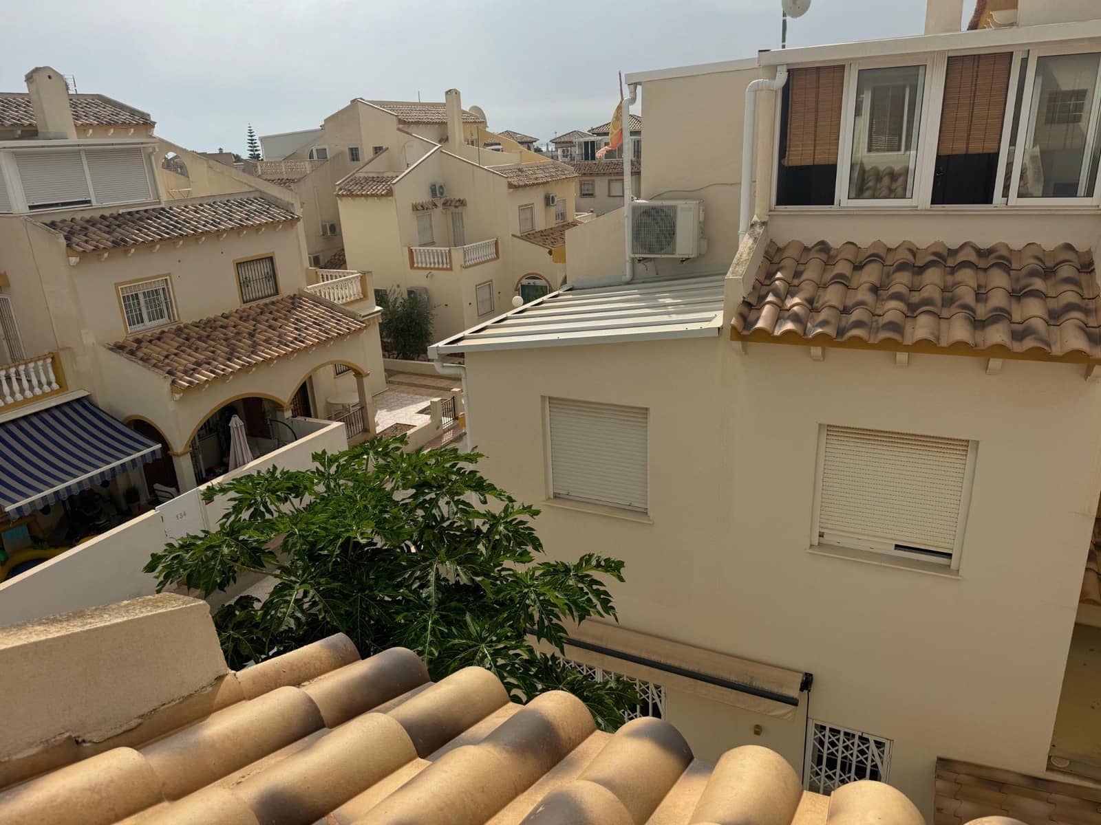 4 quarto Moradia para venda em Playa Flamenca com piscina - 212 000 € (Ref: 9645395)