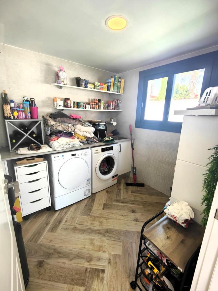 5 soverom Villa til salgs i Cabo Roig med svømmebasseng - € 1 559 900 (Ref: 9645396)