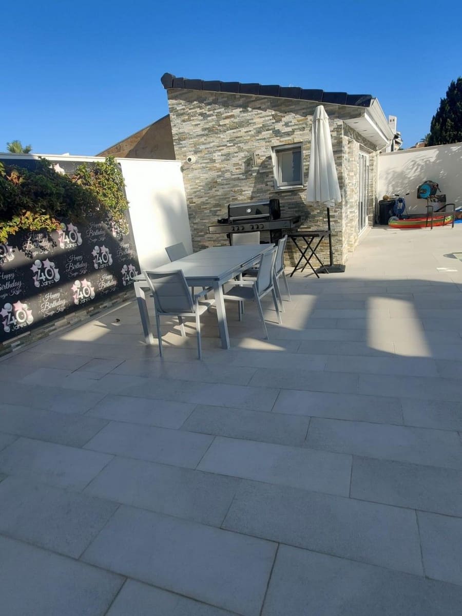 4 soveværelse Villa til salg i La Zenia med swimmingpool - € 1.300.000 (Ref: 9645399)