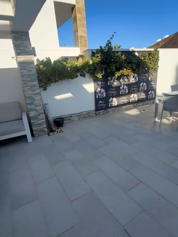 4 soveværelse Villa til salg i La Zenia, Orihuela med swimmingpool - € 1.300.000 (Ref: 9645399)