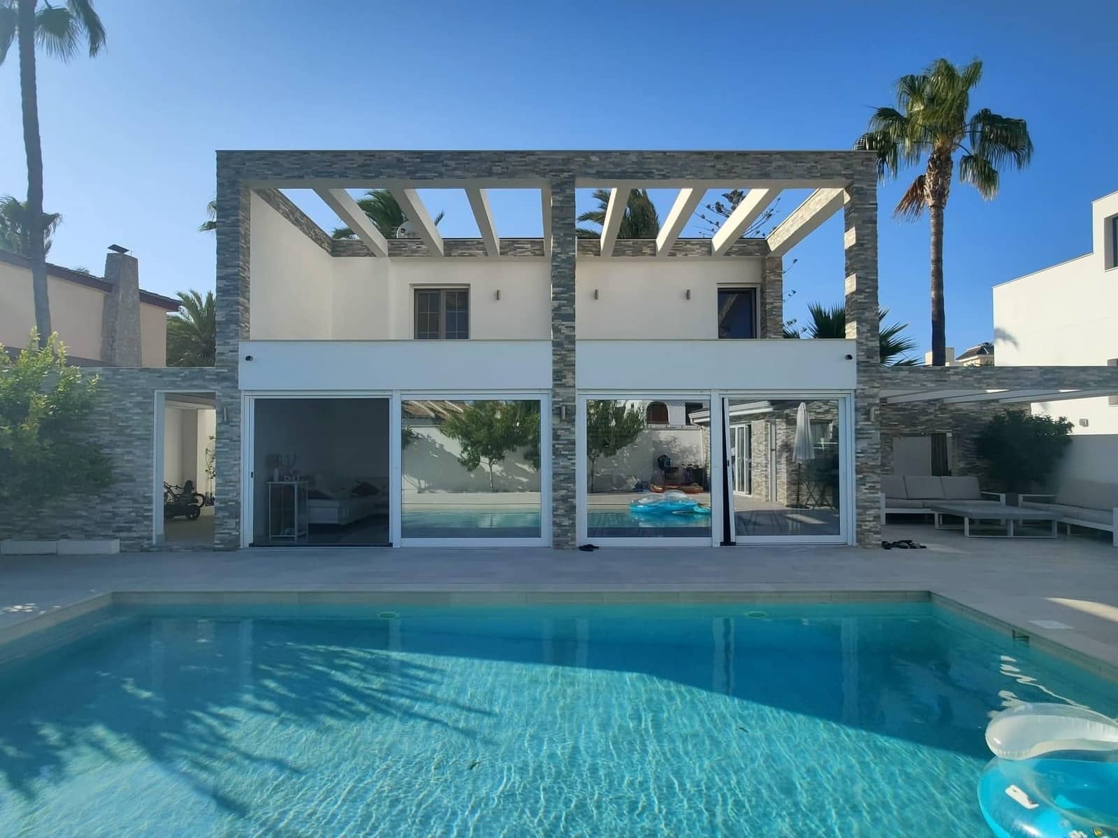 4 soveværelse Villa til salg i La Zenia med swimmingpool - € 1.300.000 (Ref: 9645399)
