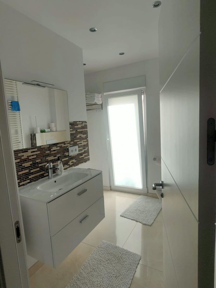 4 soveværelse Villa til salg i La Zenia med swimmingpool - € 1.300.000 (Ref: 9645399)