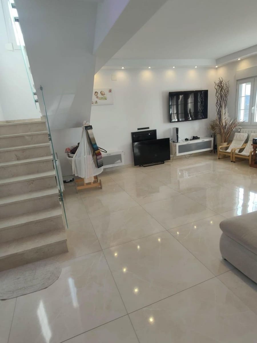 4 soveværelse Villa til salg i La Zenia med swimmingpool - € 1.300.000 (Ref: 9645399)