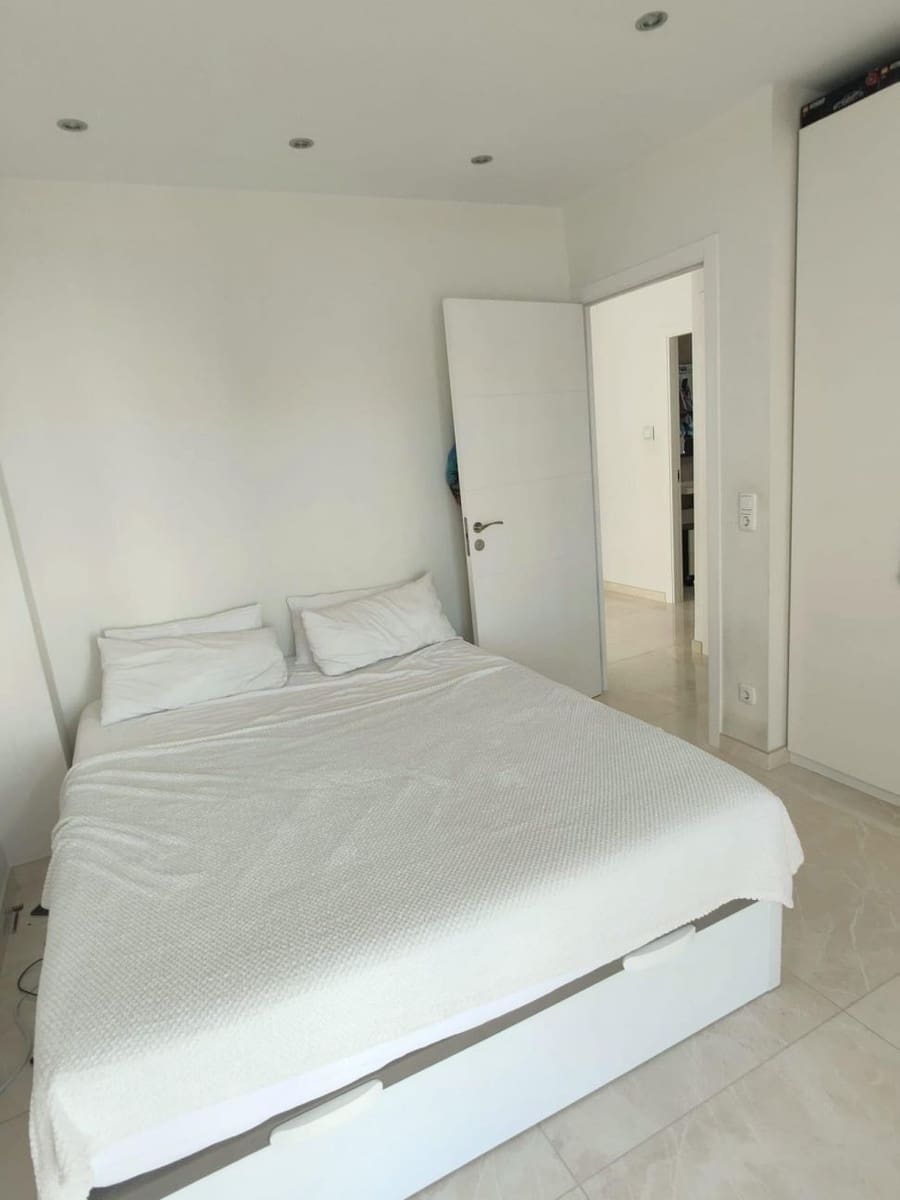 4 soveværelse Villa til salg i La Zenia med swimmingpool - € 1.300.000 (Ref: 9645399)