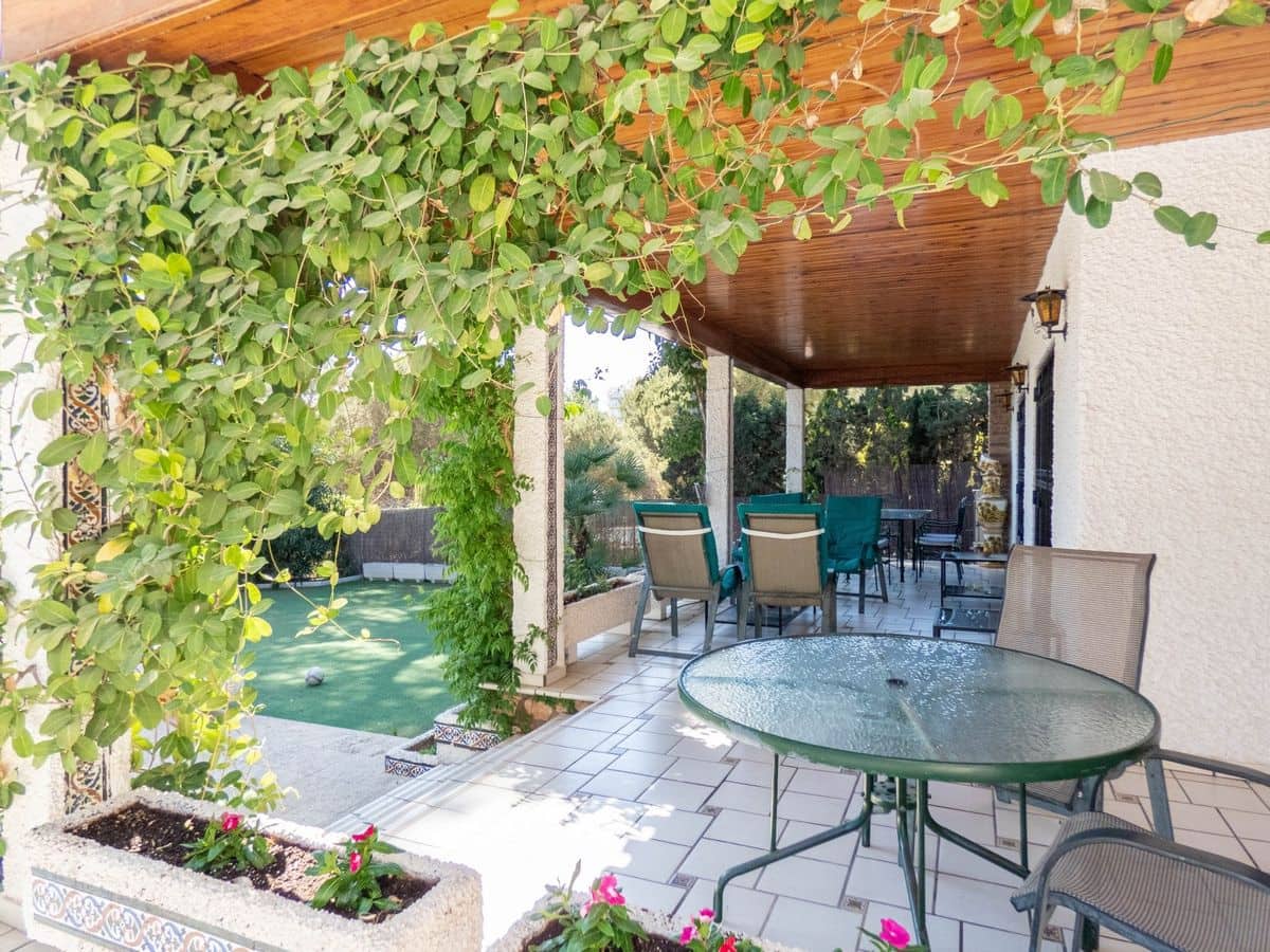 6 soveværelse Villa til salg i Campoamor med swimmingpool - € 945.000 (Ref: 9645400)