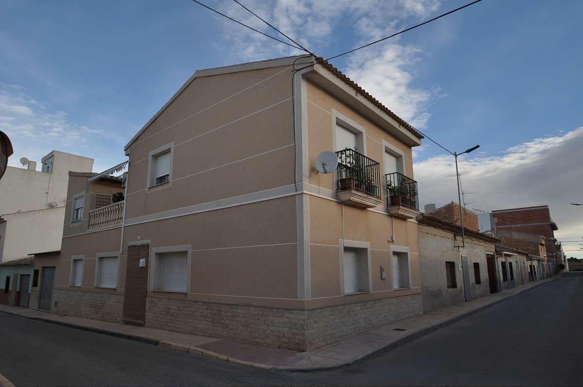 Casa de 4 habitaciones en Pinoso en venta - 206.000 € (Ref: 9645422)
