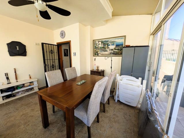 Chalet de 3 habitaciones en San Miguel de Salinas en venta con piscina - 240.000 € (Ref: 9648400)